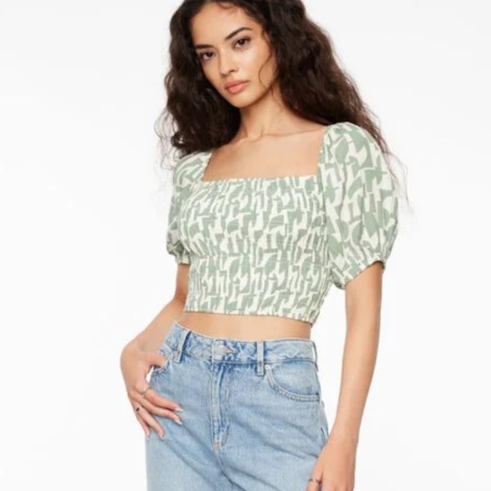 NWOT Dynamite Puff Sleeve Crop Top - Picture 5 of 5